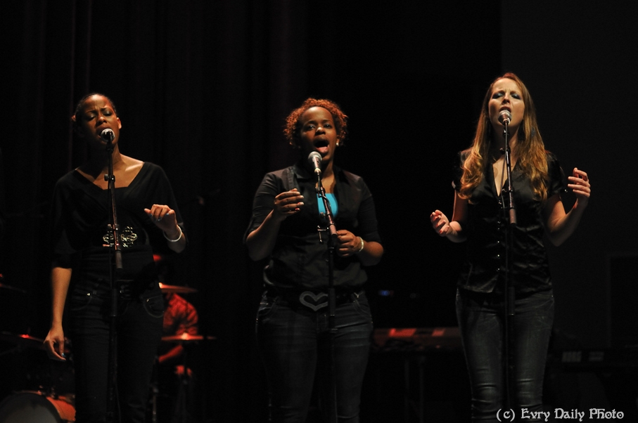 Evry Daily Photo - Telethon Evry 2010 - Concert Evry University Gospel - large - 5244048626.jpg